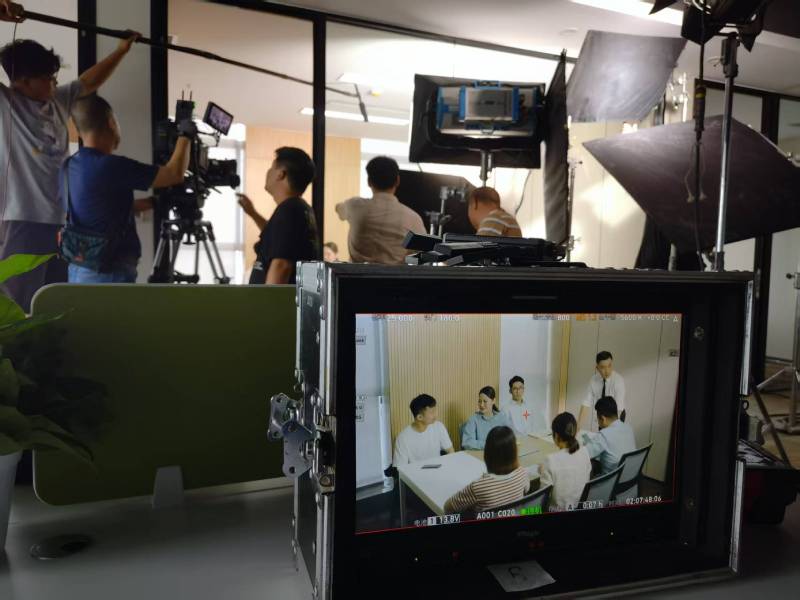 武清区TVC拍摄公司：科技产品视觉化大师，诠释未来感与功能美学